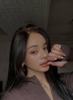 Liza - escort in Taipei Photo 2 of 5