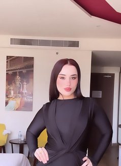 Liza - escort in Muscat Photo 3 of 6