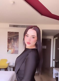 Liza - escort in Muscat Photo 5 of 6