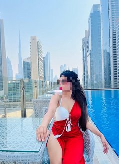 Liza - puta in Dubai Photo 1 of 6