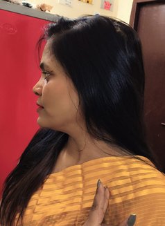 Liza - escort in Navi Mumbai Photo 1 of 4