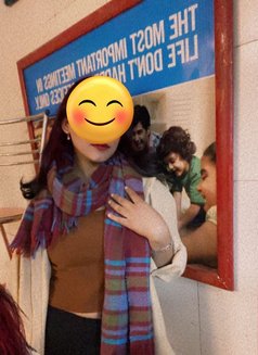 Liza - puta in Noida Photo 2 of 6