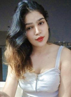 Liza - Transsexual escort in Hyderabad Photo 2 of 4