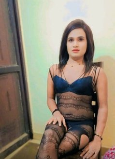 Liza - Transsexual escort in New Delhi Photo 5 of 6