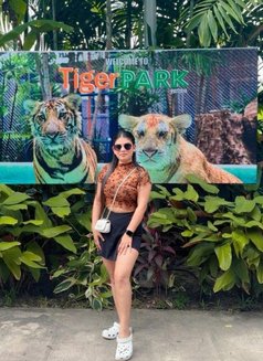 Liza - puta in Pune Photo 4 of 9