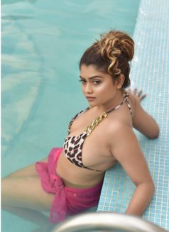 Liza - escort in Pune Photo 8 of 12