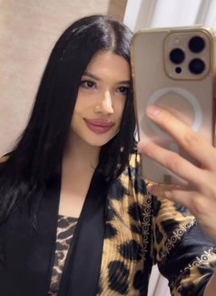 Liza - escort in Riyadh Photo 4 of 5