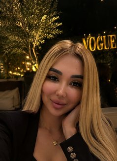 Liza - escort in Riyadh Photo 3 of 10