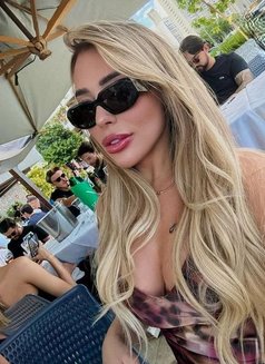 Liza - escort in Singapore Photo 6 of 8