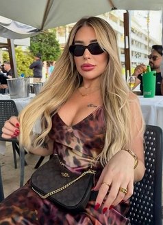 Liza - escort in Singapore Photo 7 of 8