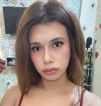 Lizaliza - Transsexual escort in New Delhi Photo 4 of 9