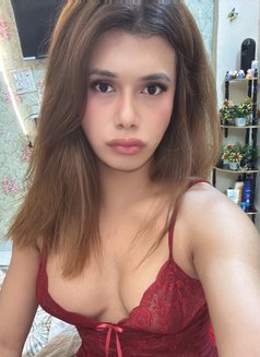 Lizaliza - Transsexual escort in New Delhi Photo 5 of 9