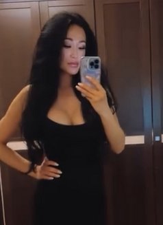 Liz Wong - escort in Taipei Photo 3 of 7