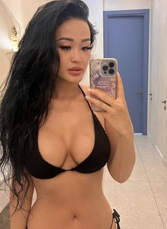 Liz Wong - escort in Taipei Photo 7 of 7