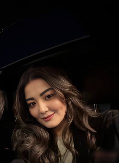 Lizz - puta in New Delhi Photo 6 of 7