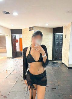 <Lizza > - escort in Kolkata Photo 1 of 5