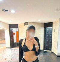 Lizza  - escort in Kolkata Photo 1 of 5