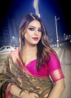 Lizza - Transsexual escort in Kolkata Photo 23 of 30