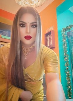 Lizza - Transsexual escort in Kolkata Photo 18 of 28