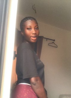Lizzie - escort in Accra Photo 3 of 5