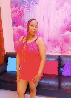 Lizzie - escort in Dammam Photo 1 of 3