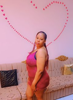 Lizzie - escort in Dammam Photo 3 of 3