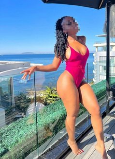 Lizzy - escort in Guangzhou Photo 3 of 3