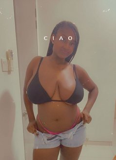 Lizzy - escort in Kuala Lumpur Photo 2 of 3