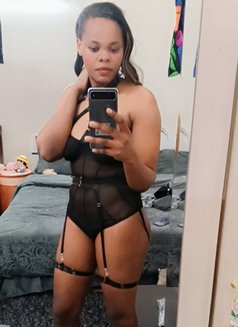 Lizzy - escort in Al Juffair Photo 1 of 2