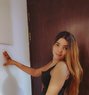 Lizzy - escort in Jeddah Photo 1 of 4