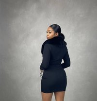 Lizzy - escort in Lomé
