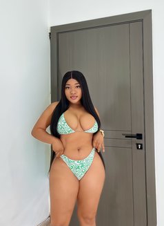 Lizzy - escort in Muscat Photo 1 of 5