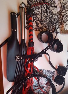 Strong dick - Transsexual escort in Al Manama Photo 1 of 2