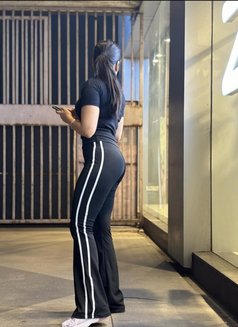 Lizzzz - escort in Kathmandu Photo 4 of 4