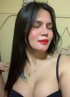 Lj Dionisio - Transsexual escort in Manila Photo 4 of 7