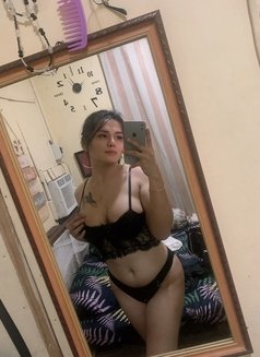 Lj Dionisio - Transsexual escort in Manila Photo 5 of 7