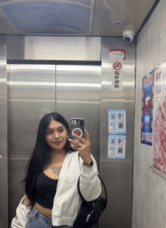 Lj Hoang - Transsexual escort in Hong Kong Photo 3 of 5