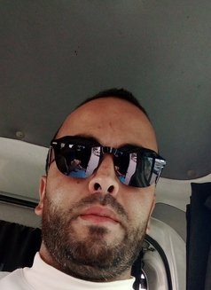 Lo H - Male escort in Tunis Photo 2 of 14