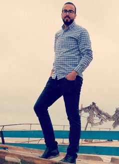 Lo H - Male escort in Tunis Photo 5 of 14