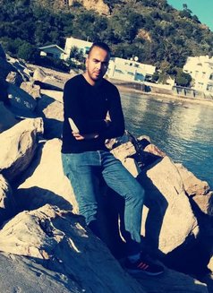 Lo H - Male escort in Tunis Photo 9 of 14