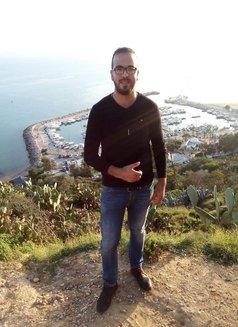 Lo H - Male escort in Tunis Photo 10 of 14