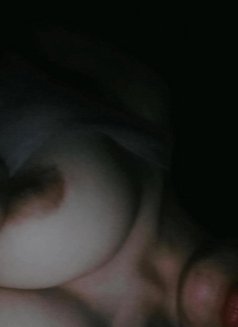 Lo Oma - puta in Cairo Photo 1 of 1