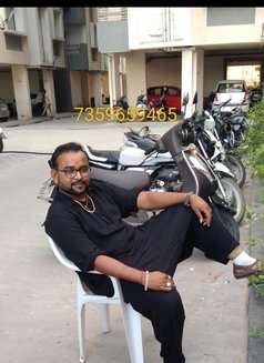 Local Jonny Sense - Male escort in Ahmedabad Photo 2 of 5