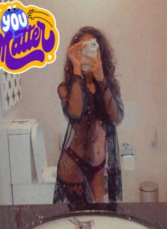 Lochi Haresha - puta in Kandy Photo 1 of 5