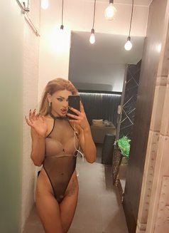 Trns Girl - Transsexual escort in Beirut Photo 8 of 23