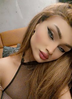 Trns Girl - Transsexual escort in Beirut Photo 10 of 23