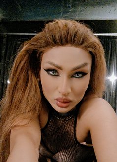 Trns Girl - Transsexual escort in Beirut Photo 19 of 23