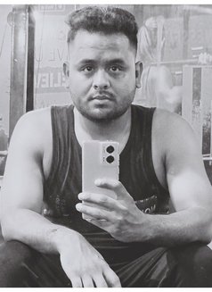 Logan - Male escort in Faridabad Photo 1 of 3
