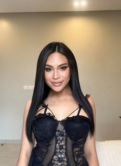 Loita in Jeddah Big strong dig - Transsexual escort in Jeddah Photo 7 of 7