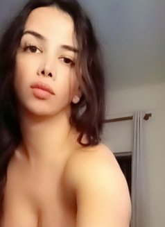Lojen - Transsexual escort in Beirut Photo 3 of 7